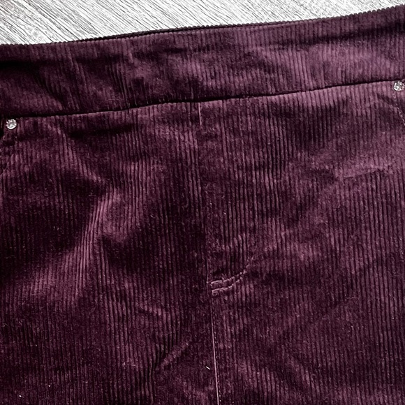 Burgundy mid rise skirt. Twice worn. - Picture 2 of 7